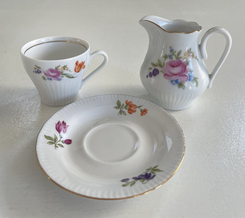 JlMenau Graf Von Henneberg 1777 White Floral Porcelain 3 Piece Demitasse/Tea Set